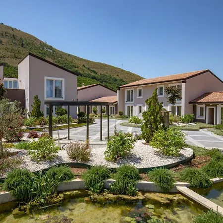 Della Piana Авеццано