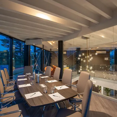 Della Piana אבזאנו